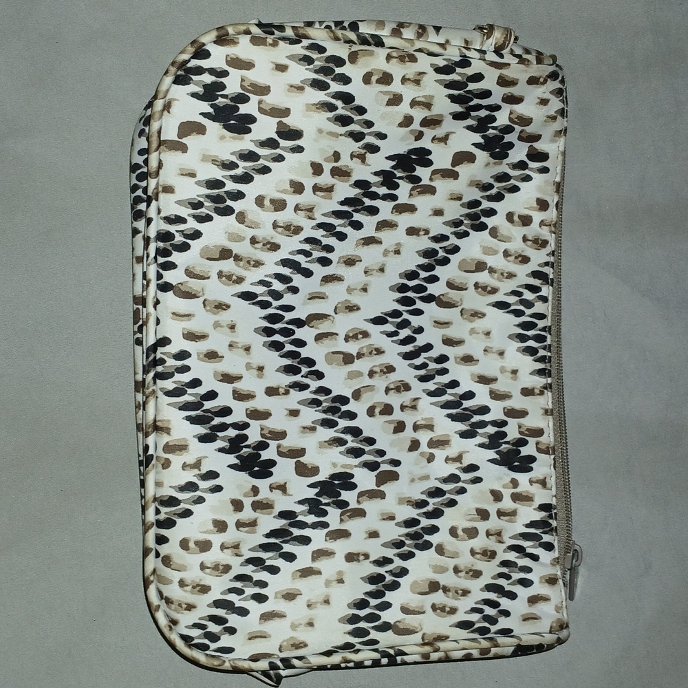 Stylish Patterned Clutch Thrifty One Makeup Bag NEW Without Tags